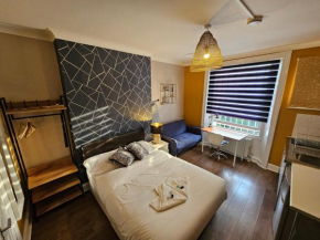 Caledonian Road Cozy Studio
